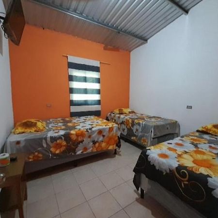 Hotel El Pez Dorado Rio Dulce Town Extérieur photo