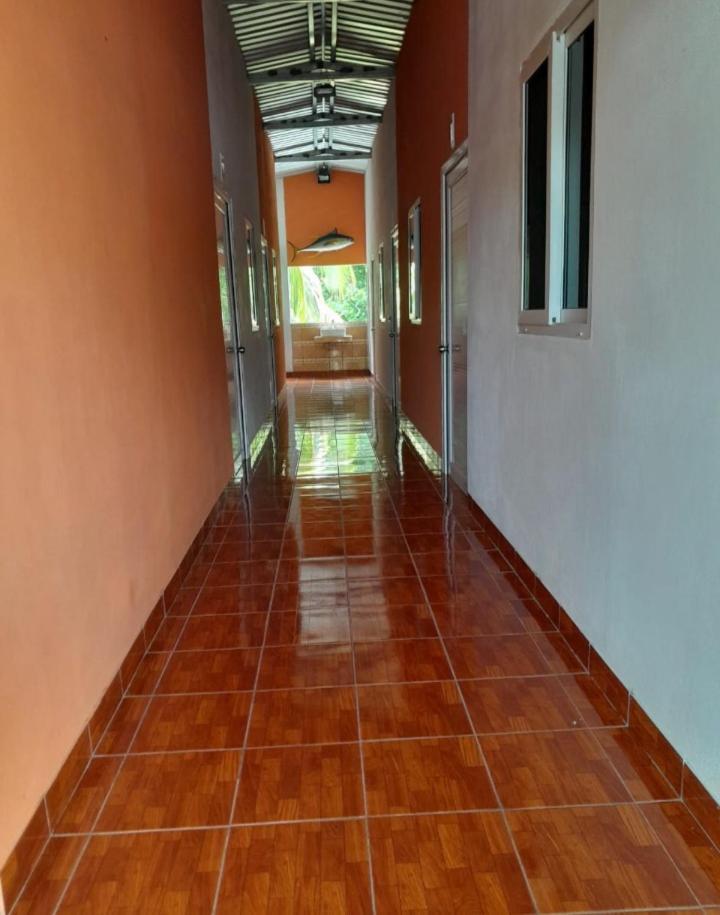 Hotel El Pez Dorado Rio Dulce Town Extérieur photo